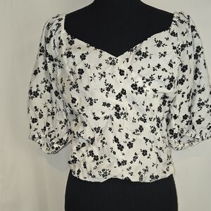 DO+BE Black Floral Cropped Blouse